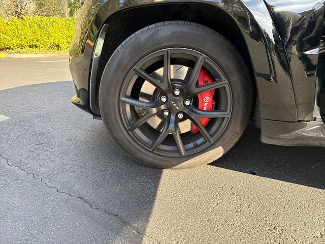 Used 2019 Jeep Grand Cherokee SRT image 29