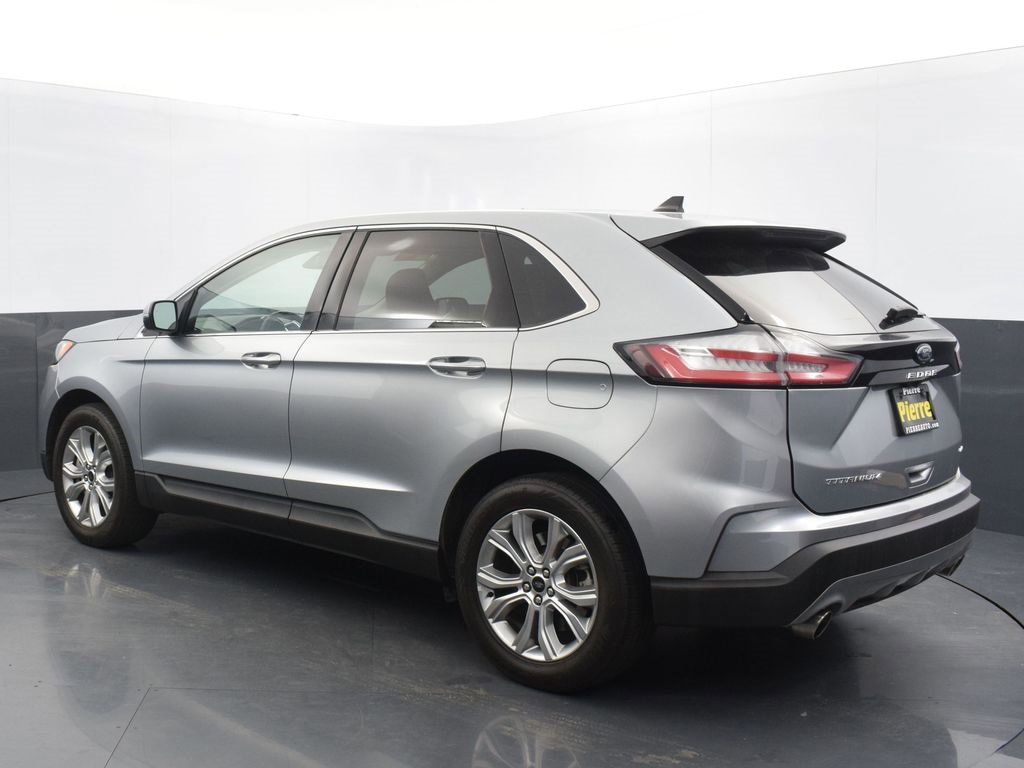 Used 2024 Ford Edge Titanium image 2