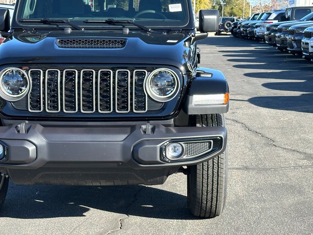New 2026 Jeep Gladiator Sport AWD/4WD image 9