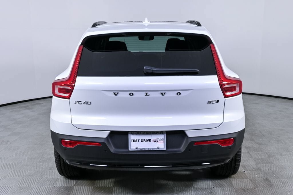 New 2026 Volvo XC40 B5 Core AWD/4WD image 28