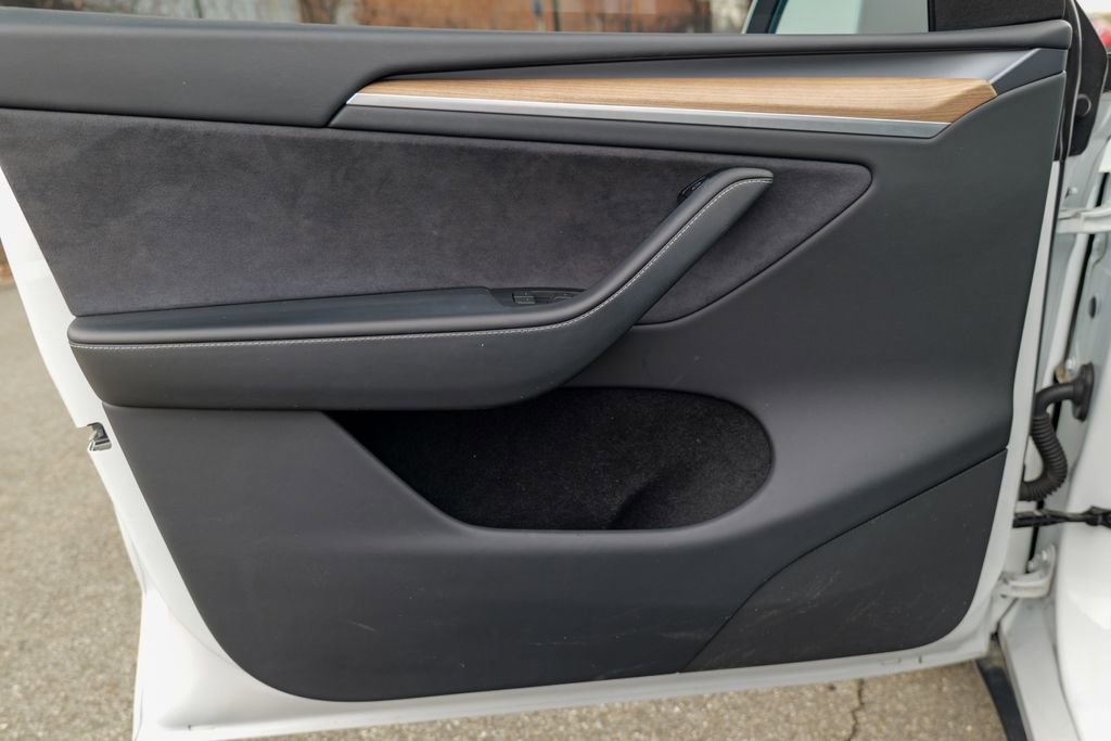 Used 2024 Tesla Model Y Long Range image 17