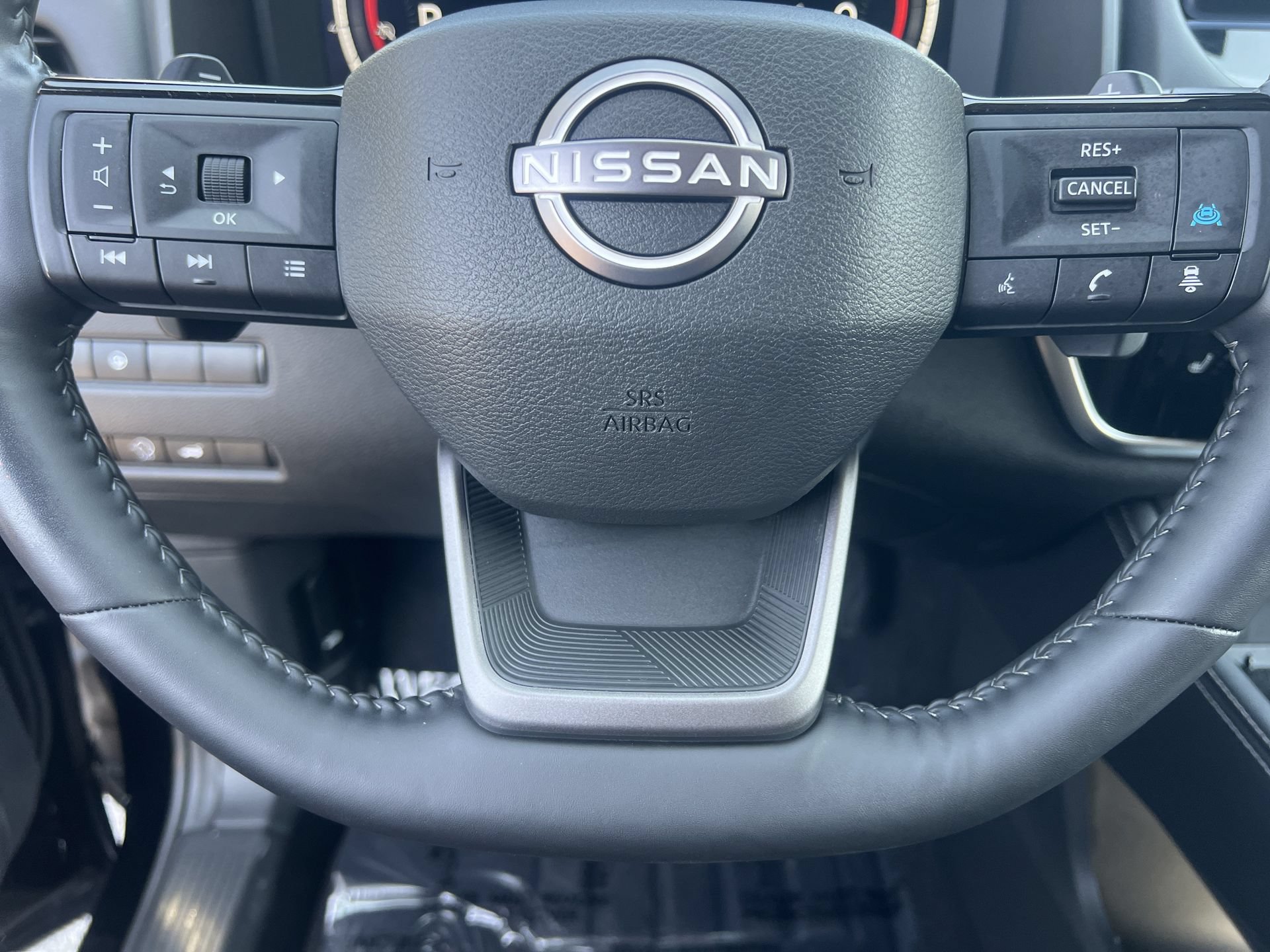 Certified 2025 Nissan Rogue Platinum FWD image 9