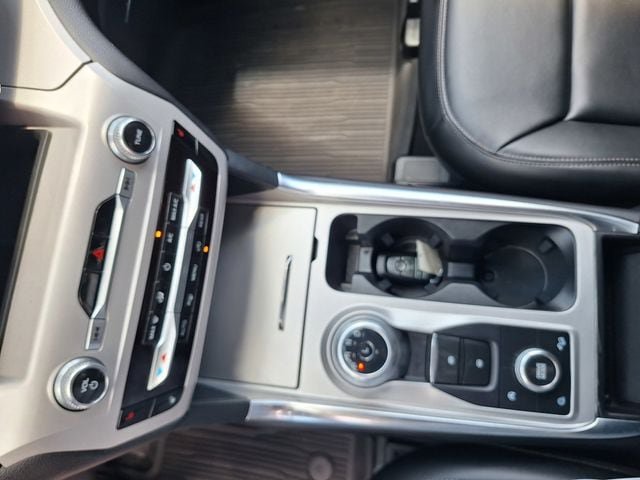Used 2024 Ford Explorer XLT w/ Equipment Group 202A AWD/4WD image 59