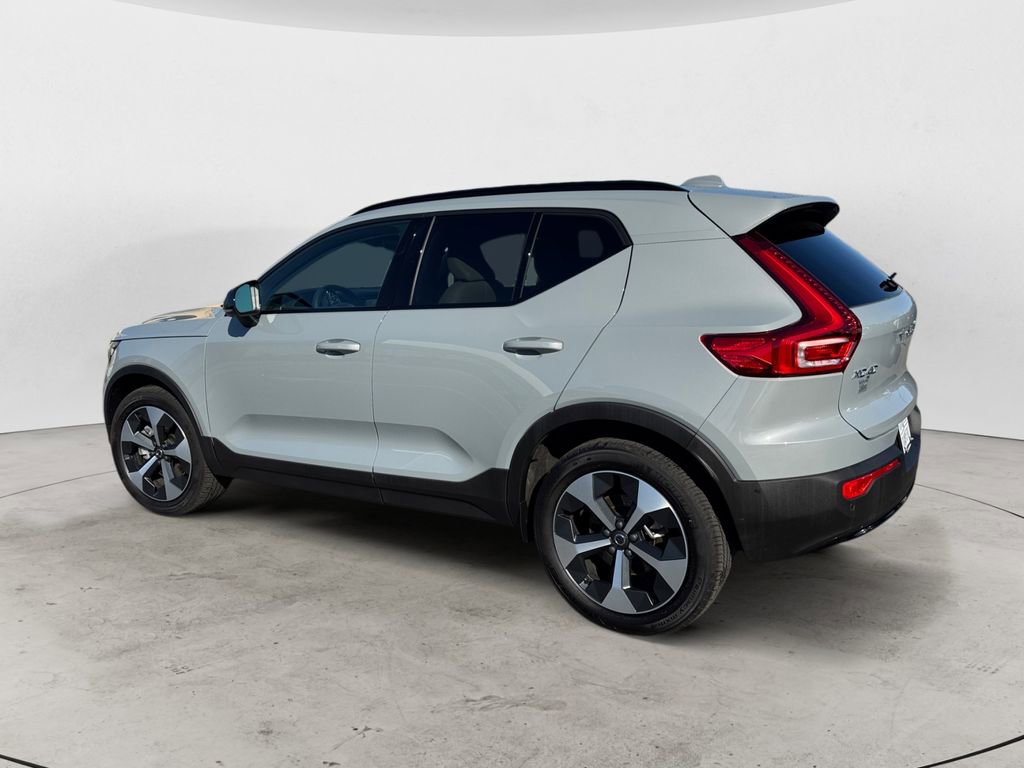 Certified 2024 Volvo XC40 B5 Plus w/ Protection Package Premier AWD/4WD image 3