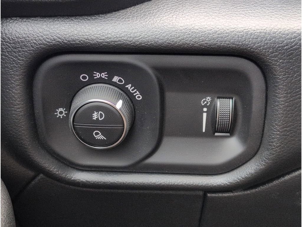 New 2026 RAM 2500 Tradesman w/ Chrome Appearance Group image 28