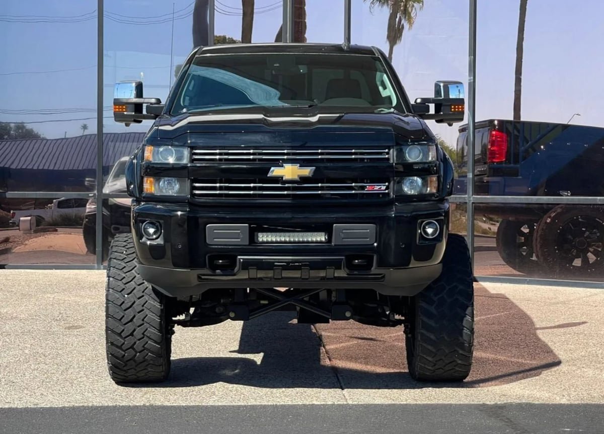 Used 2015 Chevrolet Silverado 2500 LTZ w/ Duramax Plus Package AWD/4WD image 23
