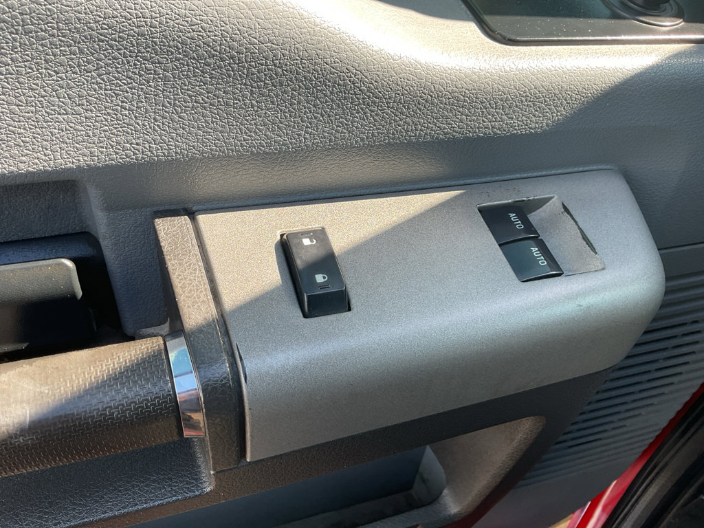 Used 2013 Ford F250 XLT w/ Snow Plow Prep Pkg AWD/4WD image 19