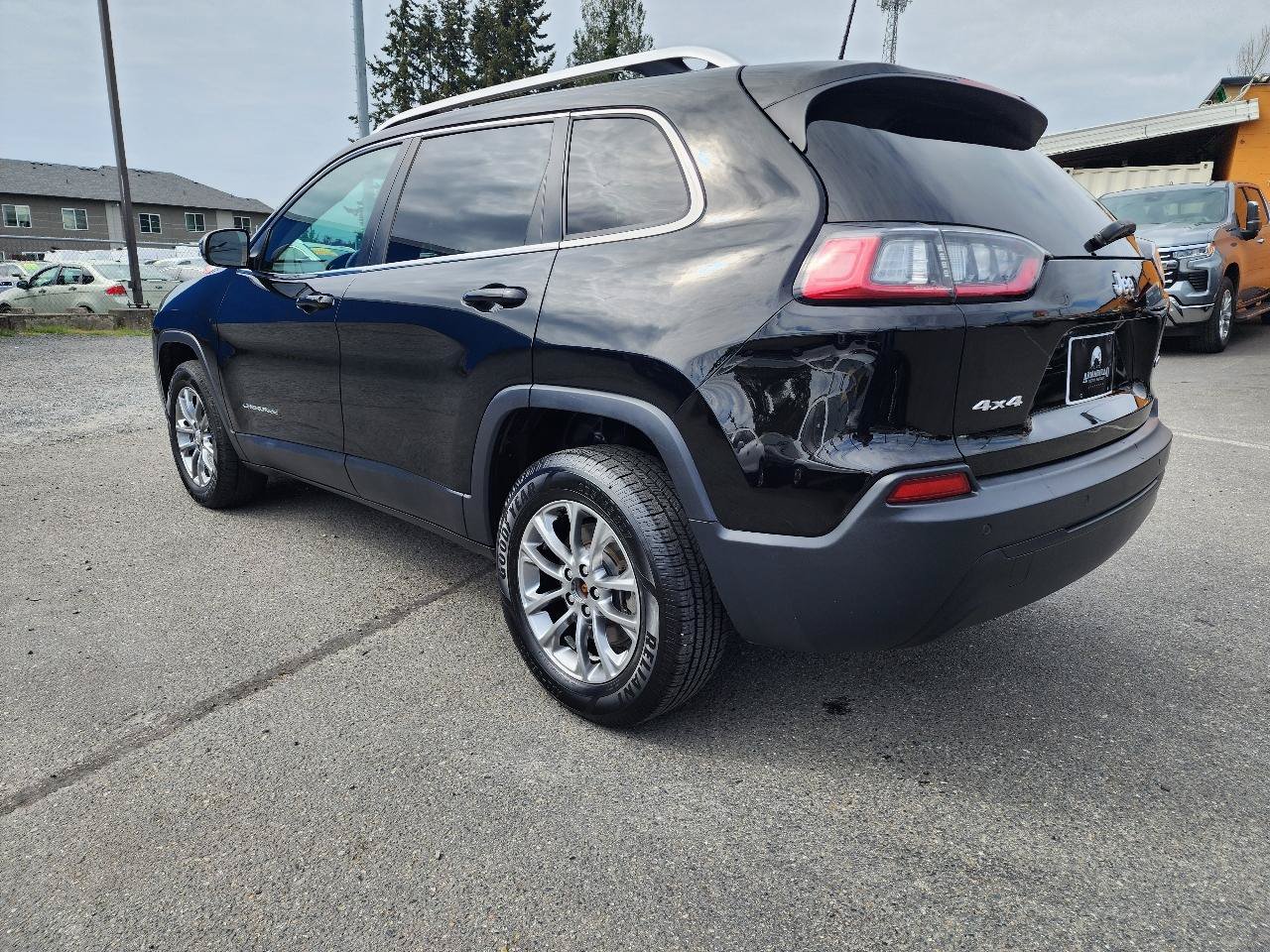 Used 2020 Jeep Cherokee Latitude Plus w/ Cold Weather Group AWD/4WD image 8
