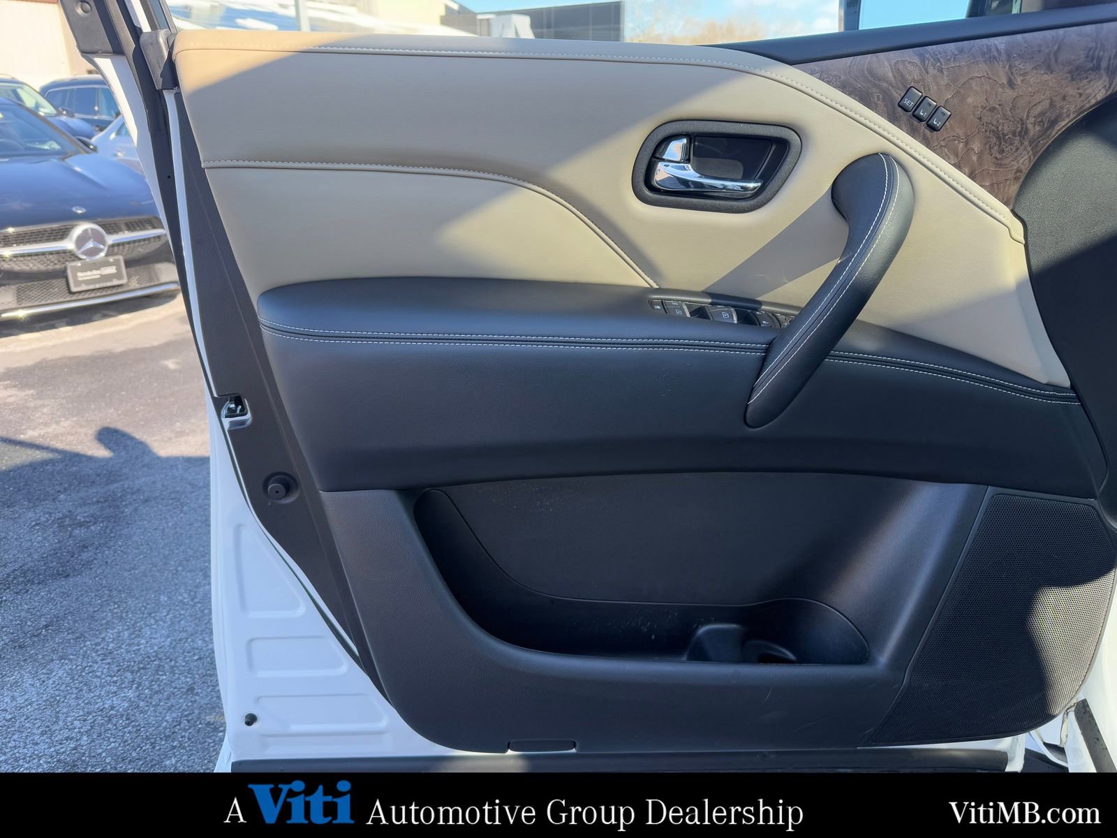 Used 2023 INFINITI QX80 Premium Select w/ Cargo Package image 16