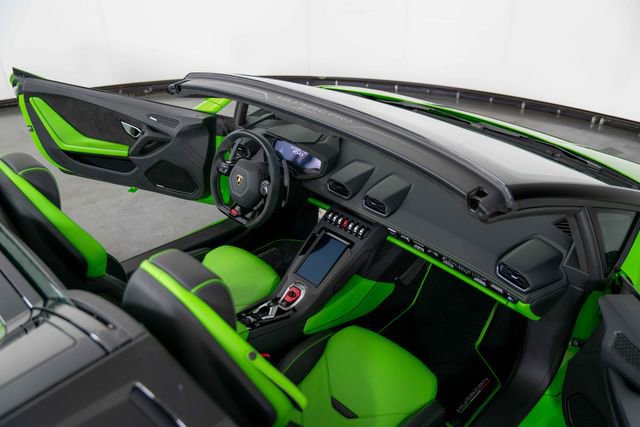 Used 2023 Lamborghini Huracan EVO AWD/4WD image 23
