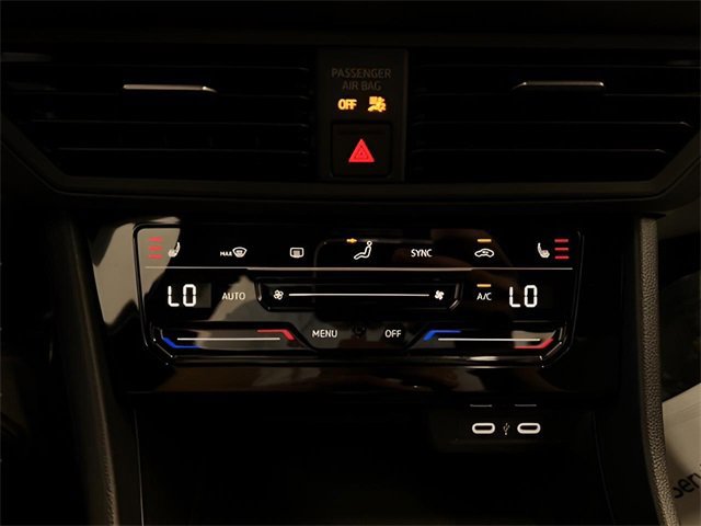 Used 2025 Volkswagen Jetta Sport image 23