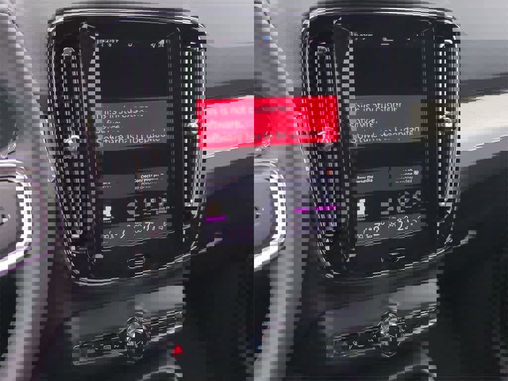 New 2026 Volvo XC40 B5 Ultra w/ Protection Package Premier image 28