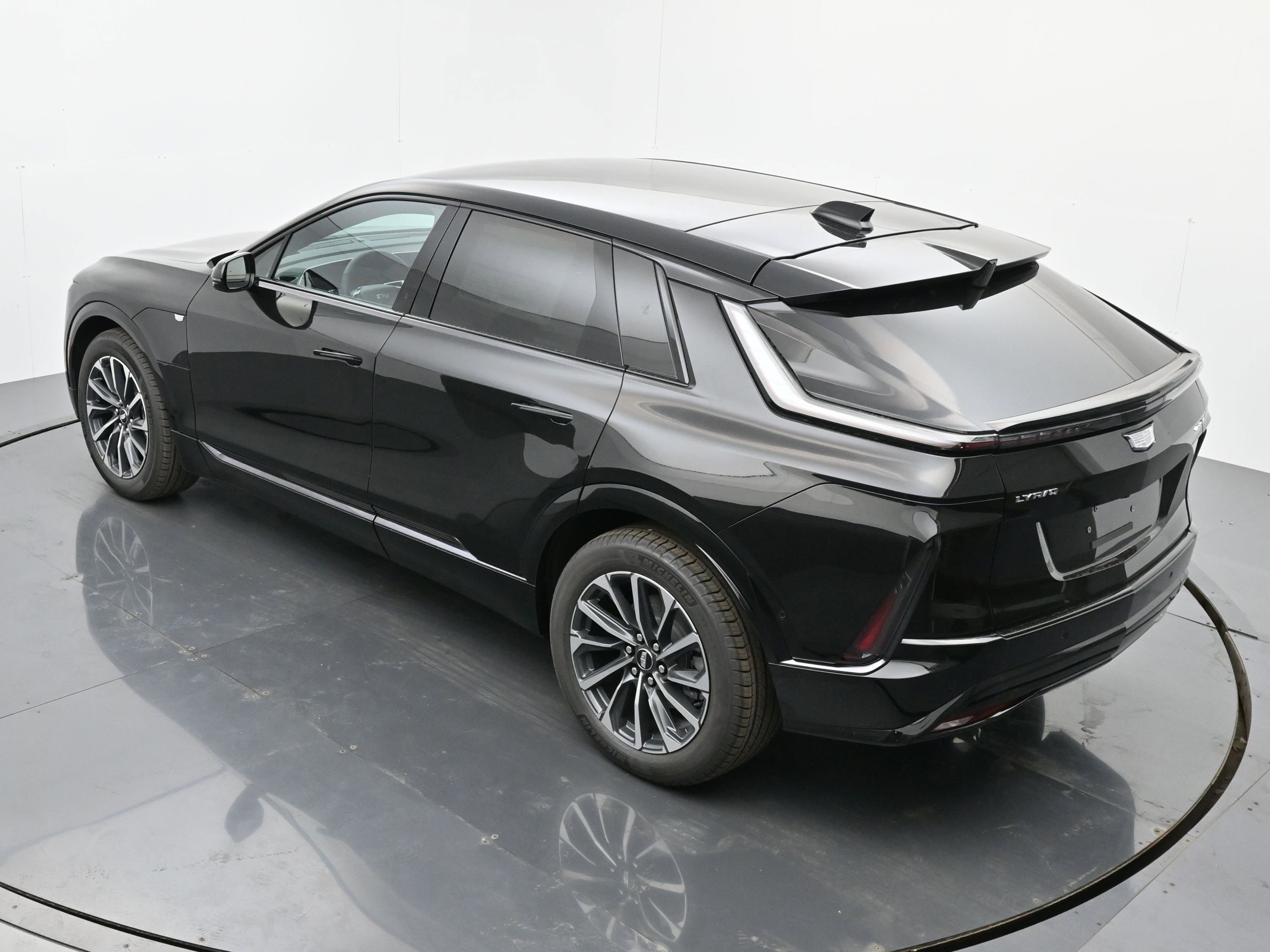New 2025 Cadillac Lyriq Sport image 25