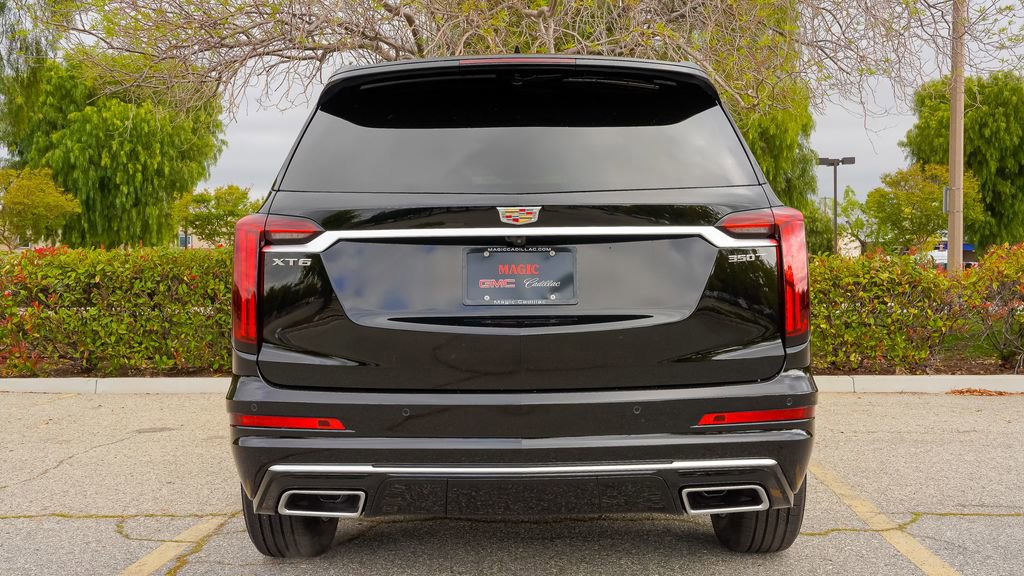 Certified 2025 Cadillac XT6 Luxury image 11