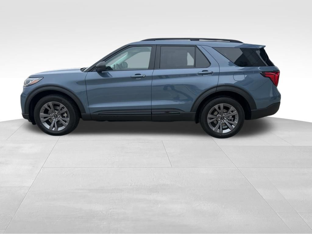 Used 2026 Ford Explorer Active w/ Active Comfort Package image 3