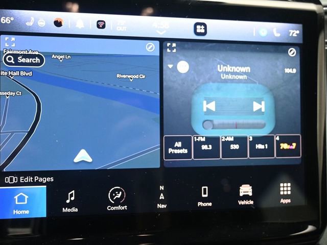 Used 2023 Jeep Grand Cherokee Limited w/ Black Appearance Package image 12