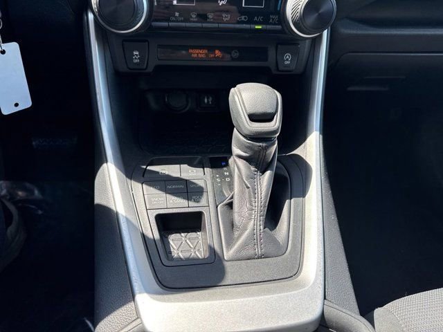 Used 2019 Toyota RAV4 LE w/ All Weather Liner Package image 16