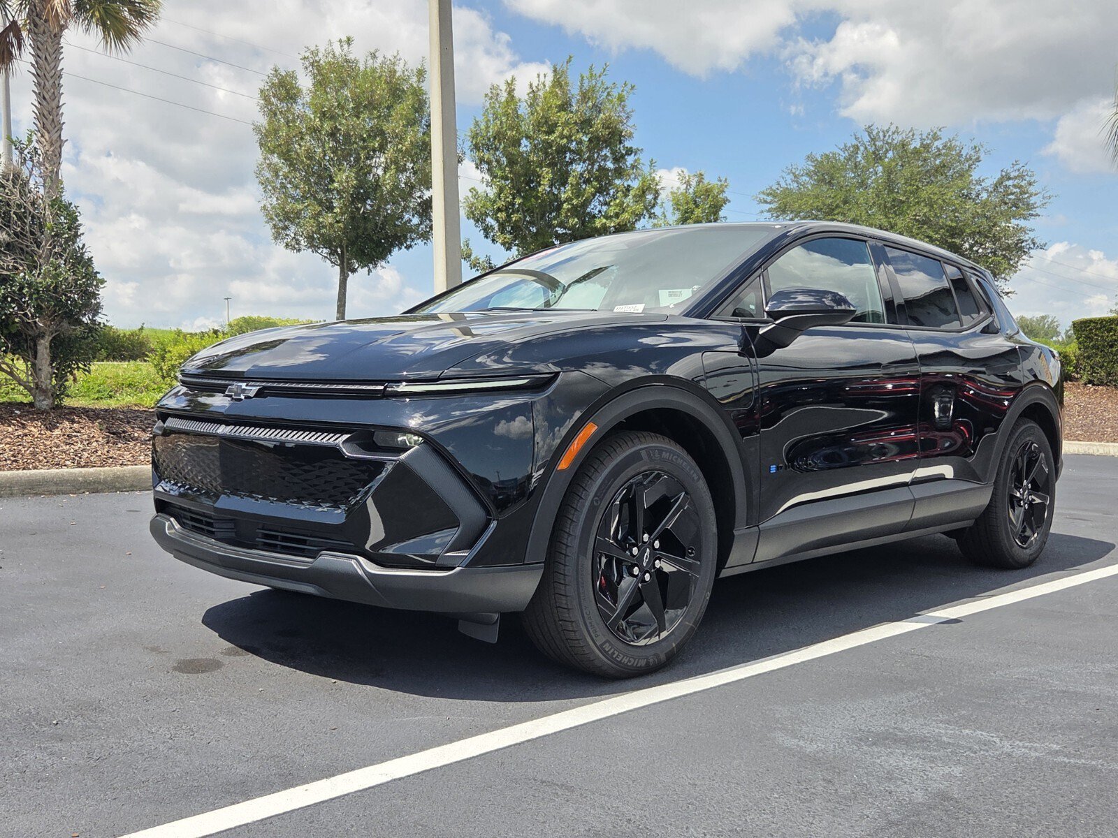 New 2026 Chevrolet Equinox EV LT w/ Midnight Package FWD image 2