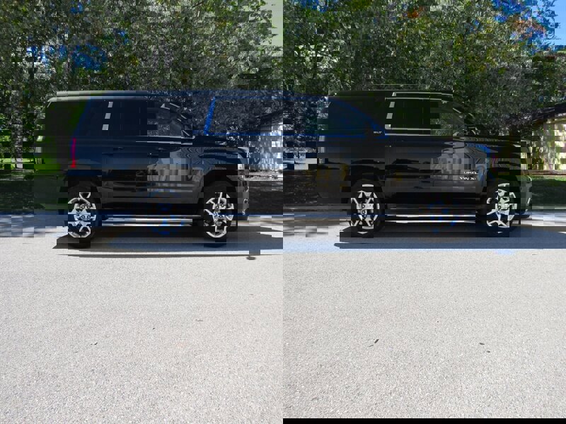 Used 2015 GMC Yukon XL SLT w/ Open Road Package image 2