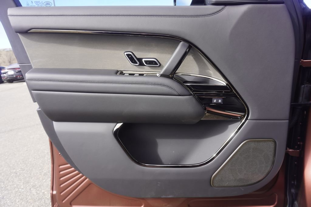 New 2026 Land Rover Range Rover SV image 17