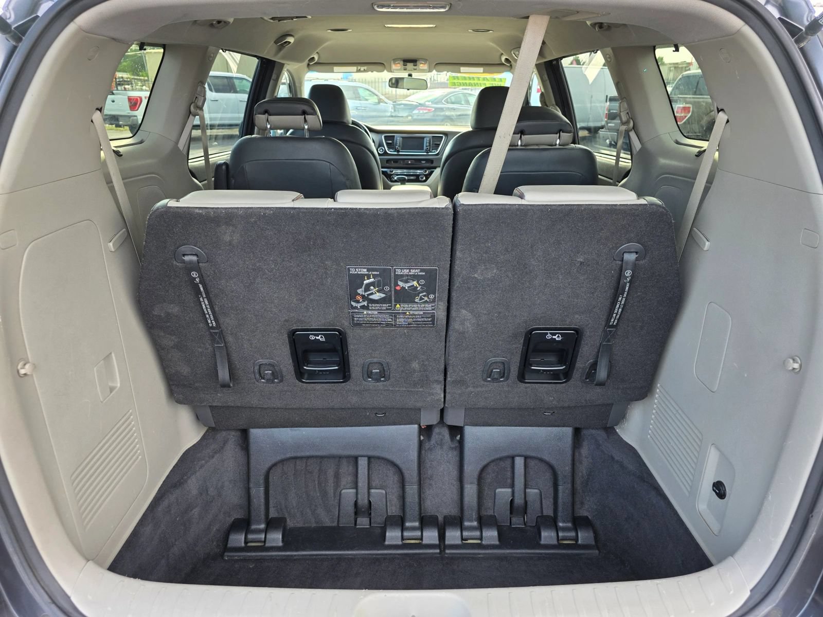 Used 2017 Kia Sedona LX w/ LX Essentials Premium Package FWD image 8