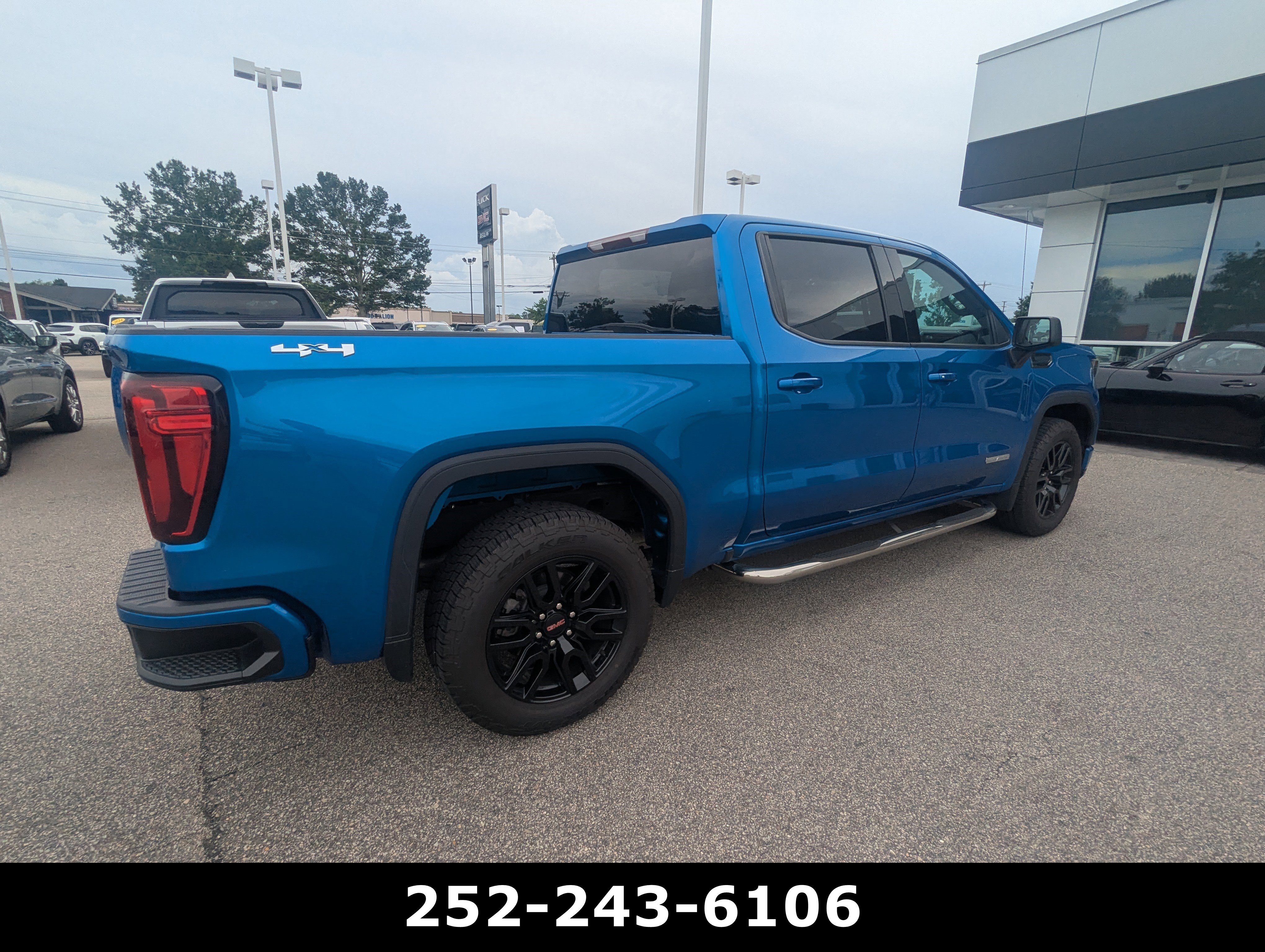 Used 2022 GMC Sierra 1500 Elevation AWD/4WD image 5