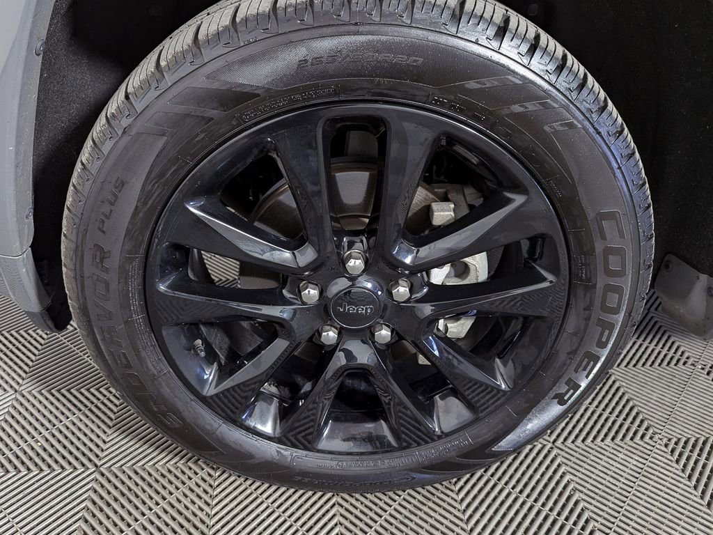 Used 2019 Jeep Grand Cherokee Altitude image 46