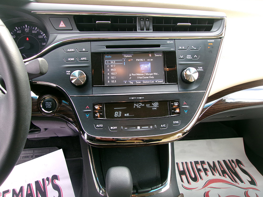 Used 2015 Toyota Avalon XLE w/ Preferred Accessory Package FWD image 14