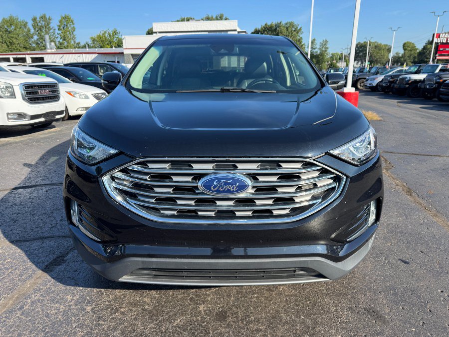 Used 2019 Ford Edge Titanium w/ Cold Weather Package AWD/4WD image 8