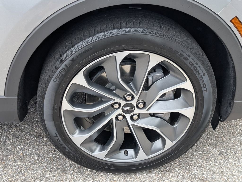 Certified 2022 Lincoln Nautilus Reserve w/ Equipment Group 201A image 19