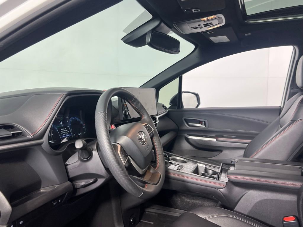 Used 2025 Toyota Sienna XSE image 22