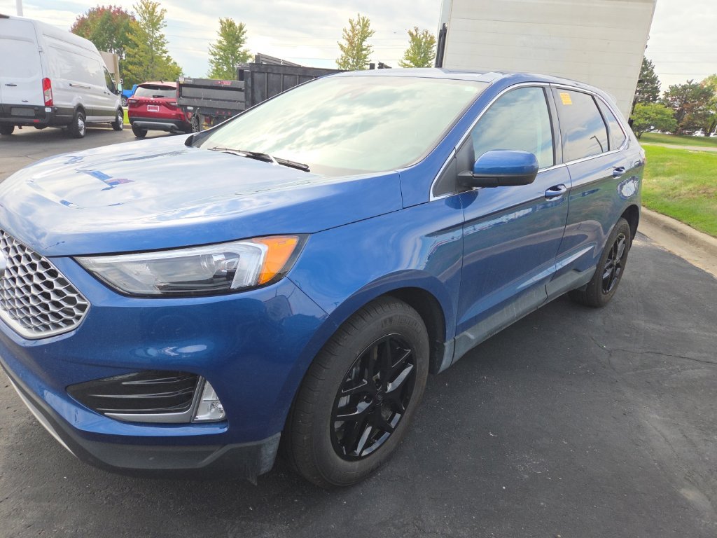 Used 2024 Ford Edge SEL w/ Convenience Package