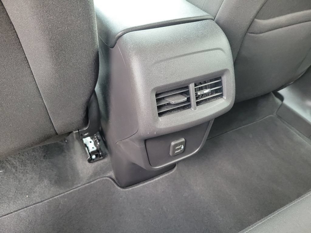 Used 2024 Chevrolet Equinox LT FWD image 17