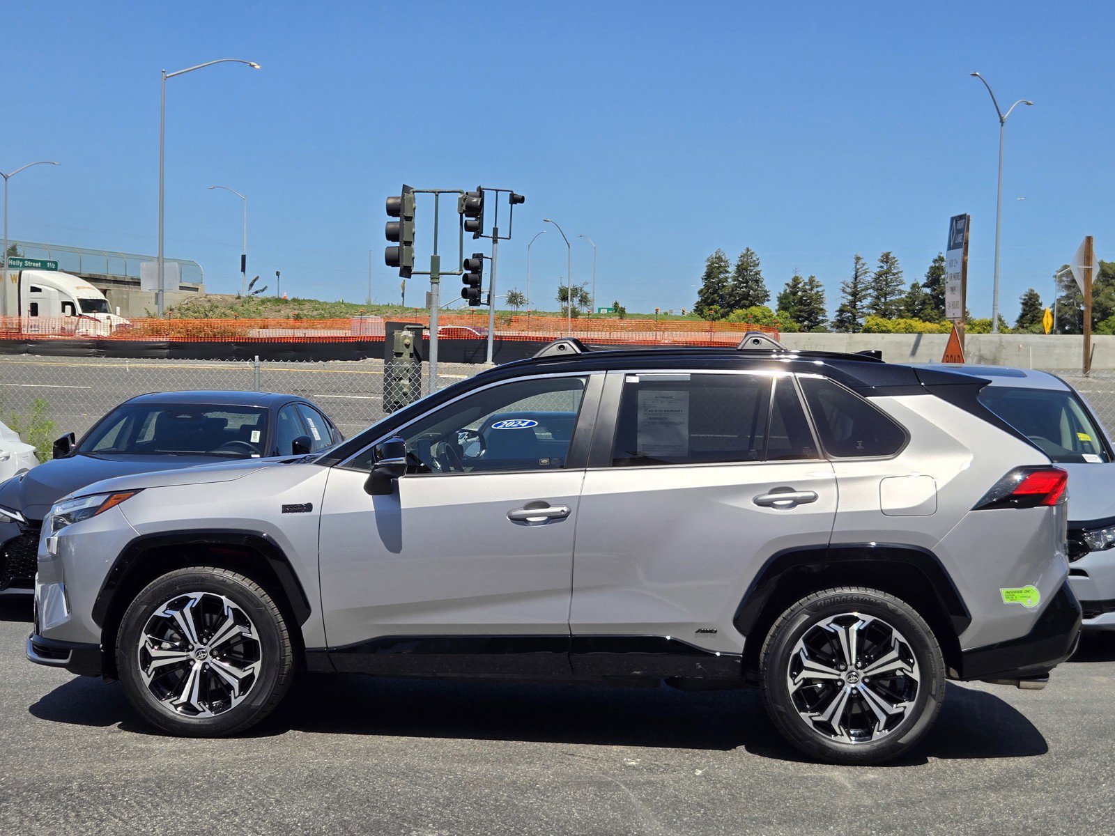 Used 2023 Toyota RAV4 XSE w/ Weather Package AWD/4WD image 7