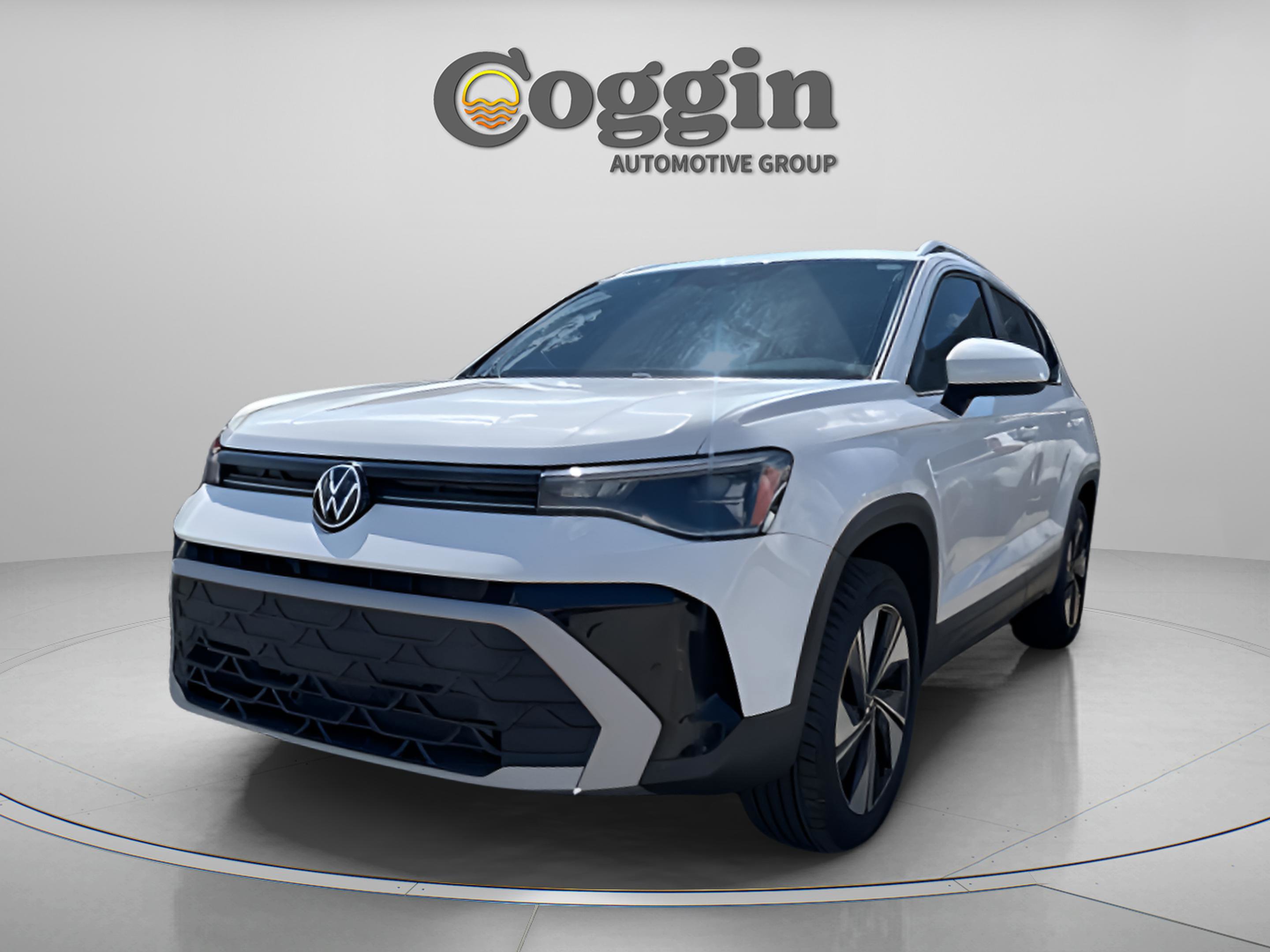 Used 2025 Volkswagen Taos SE AWD/4WD image 3