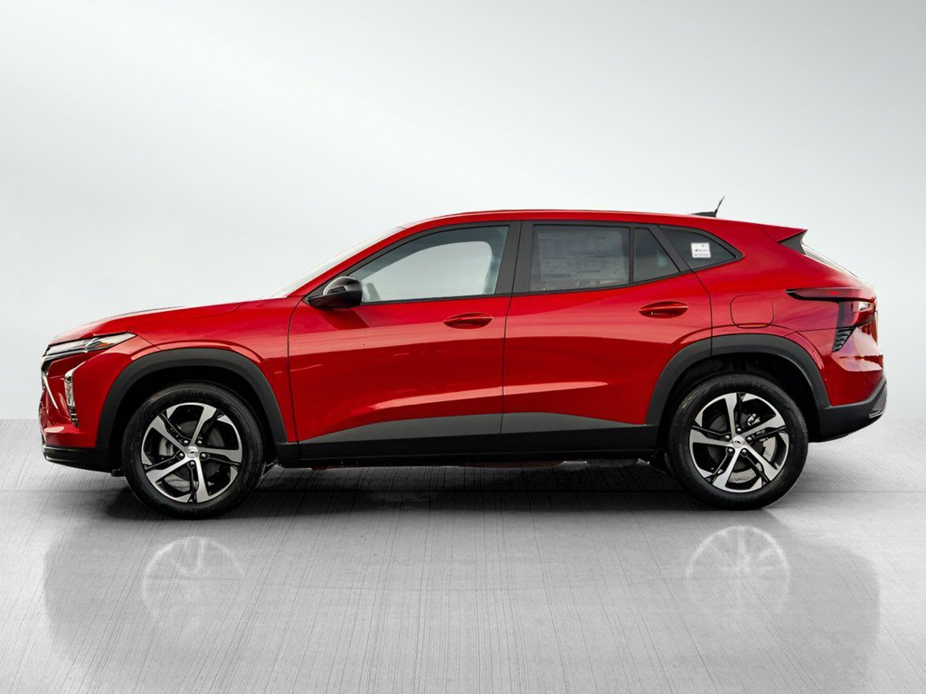 New 2026 Chevrolet Trax RS w/ Sunroof Package FWD image 4