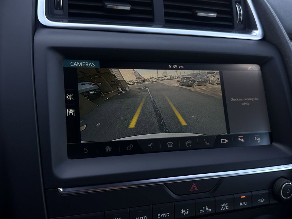 Used 2019 Jaguar E-PACE SE image 18