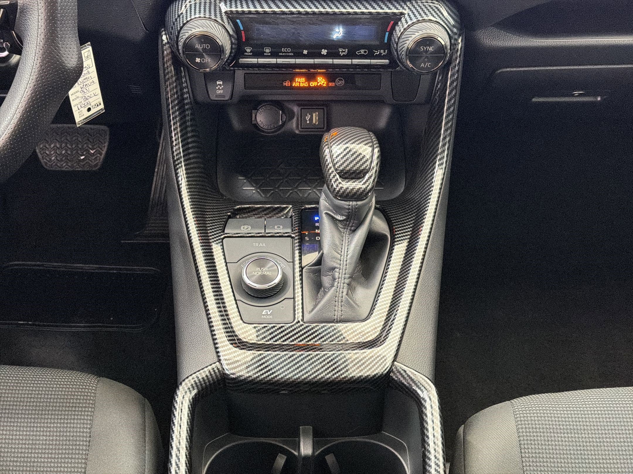 Used 2024 Toyota RAV4 LE AWD/4WD image 16