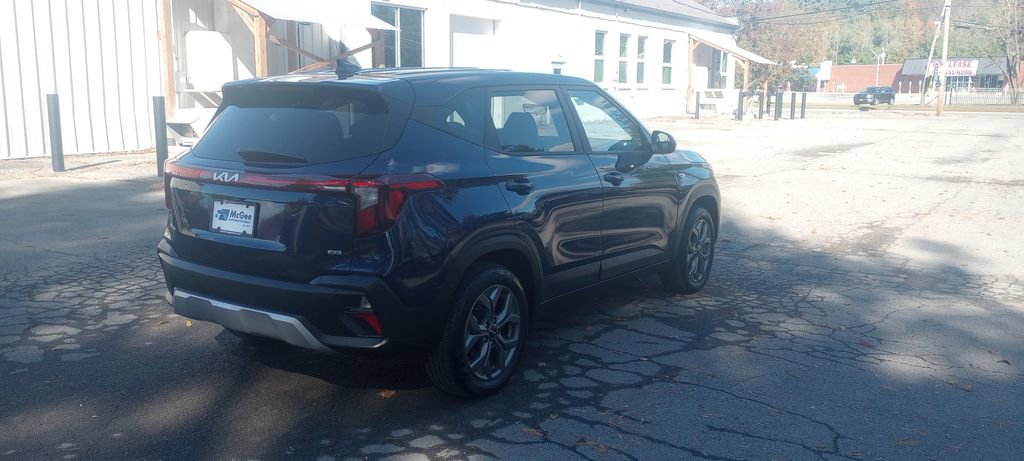 Used 2025 Kia Seltos LX image 7