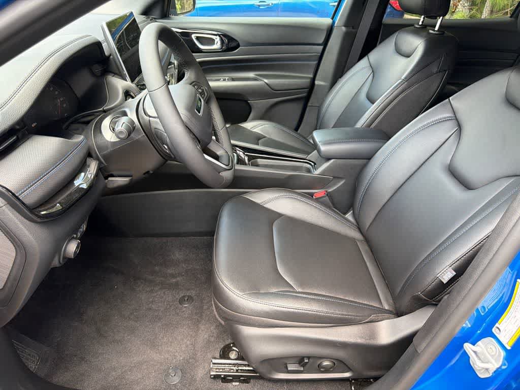 Used 2026 Jeep Compass Limited AWD/4WD image 9