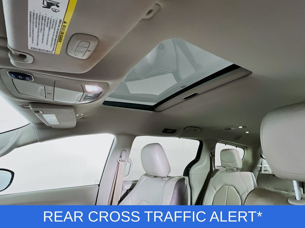 Used 2019 Chrysler Pacifica Touring-L w/ Advanced Safetytec Group image 23