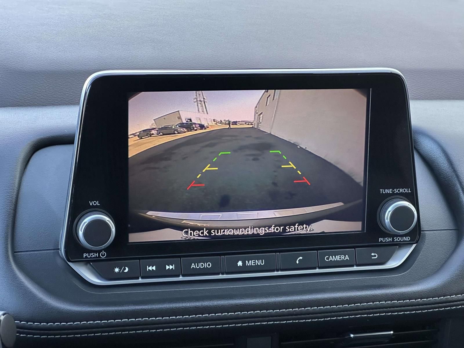 Used 2023 Nissan Rogue SV image 19