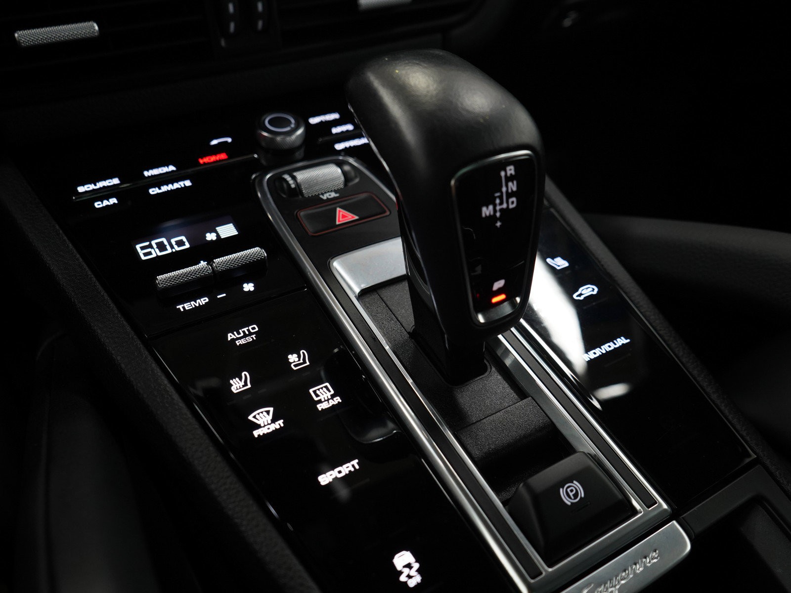 Used 2023 Porsche Cayenne Platinum Edition AWD/4WD image 27