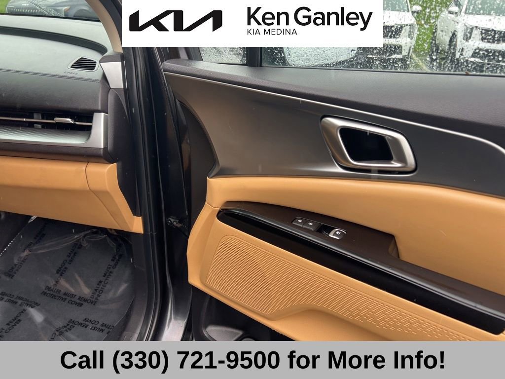 Used 2024 Kia Carnival LX FWD image 57