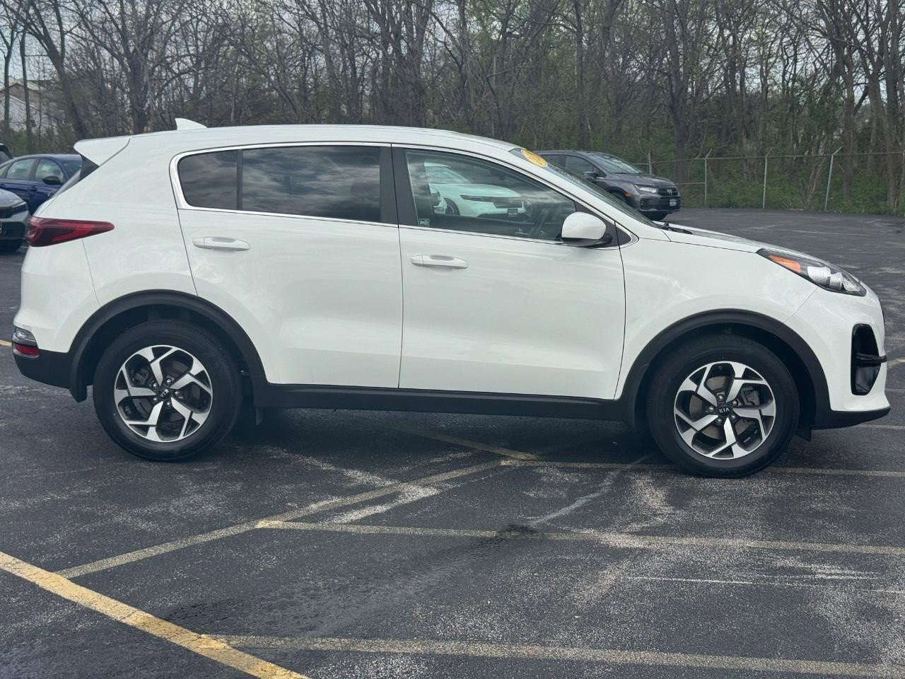 Used 2020 Kia Sportage LX image 3