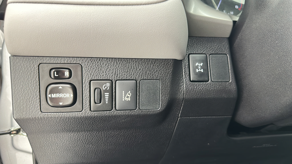 Used 2018 Toyota RAV4 XLE w/ Plus Extra Value Package AWD/4WD image 21