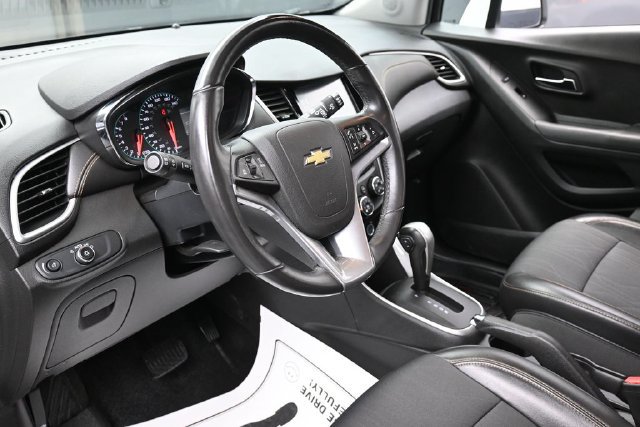 Used 2017 Chevrolet Trax LT w/ LT Convenience Package FWD image 14
