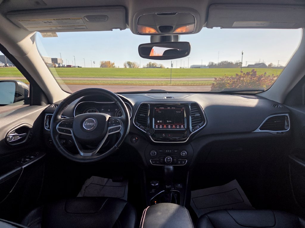 Used 2019 Jeep Cherokee Limited AWD/4WD image 19