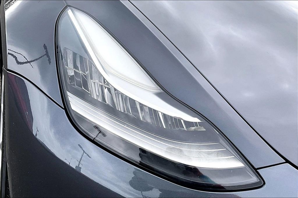 Used 2018 Tesla Model 3 Long Range image 28