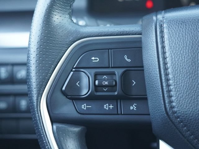 Used 2025 Toyota 4Runner SR5 AWD/4WD image 21